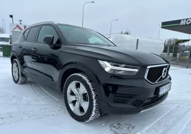VOLVO XC 40 T3 Momentum Pro